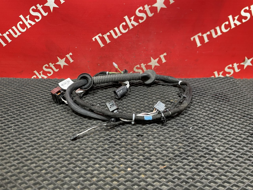 Проводка двери левой 2023г