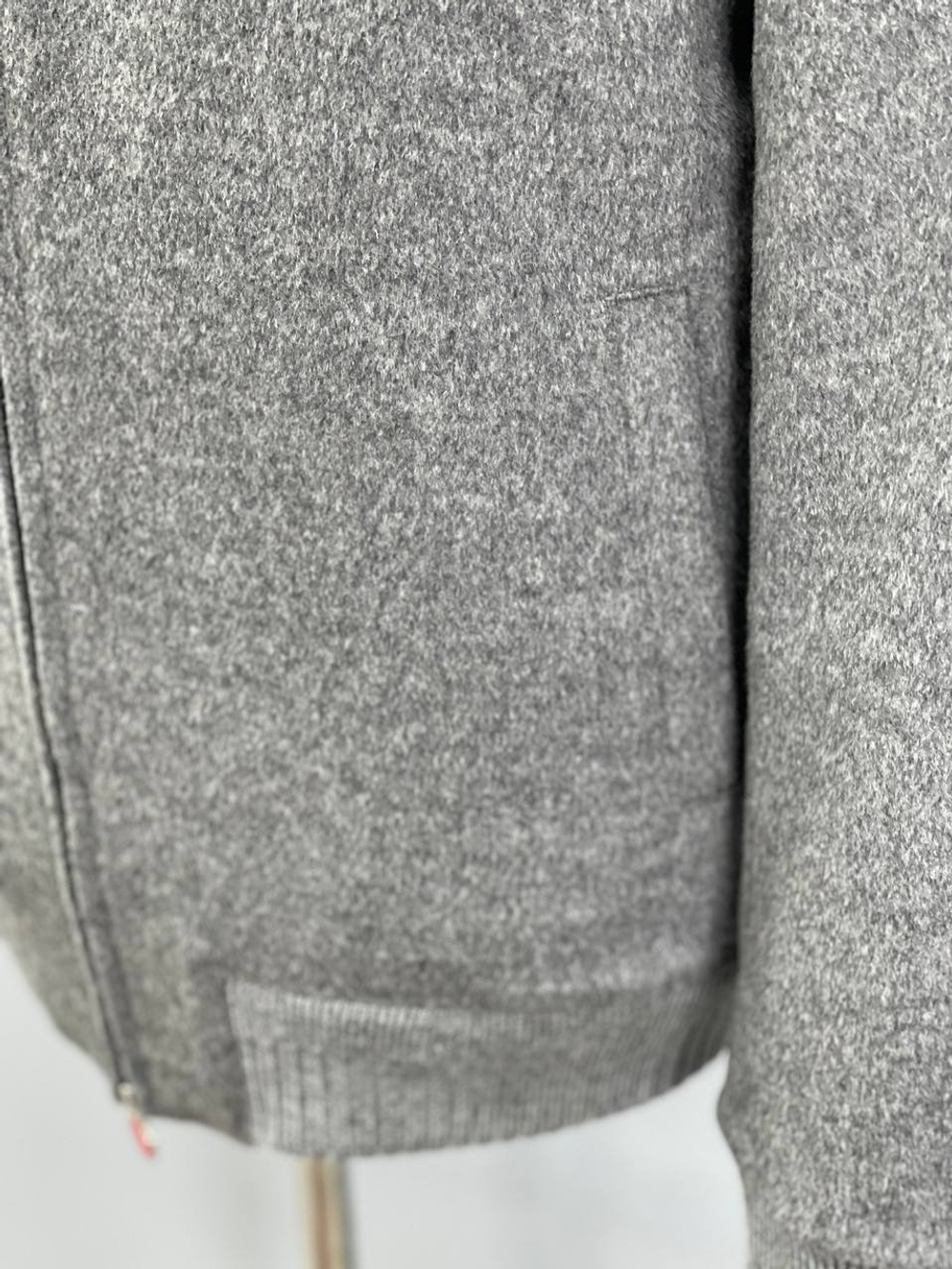 Кашемировая куртка Kiton внутри с мехом