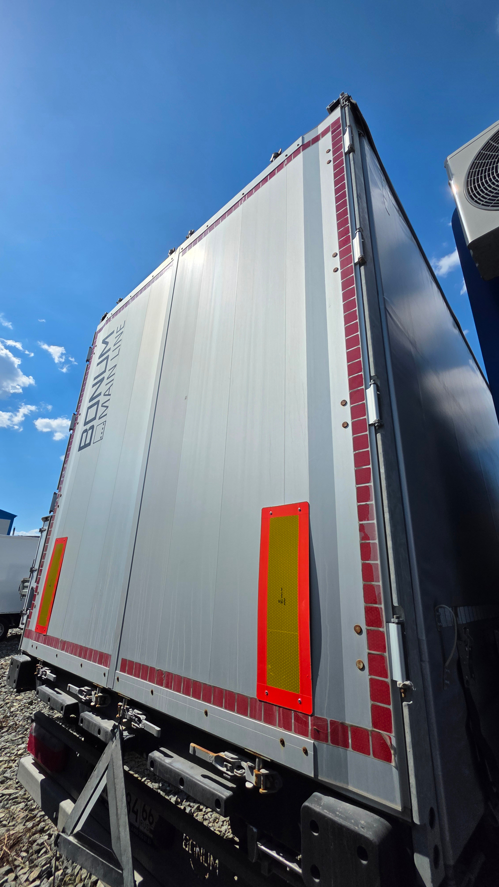 BONUM 9142* Полуприцеп шторный 914296-04 (длина 13,62 м., 38 000 кг)