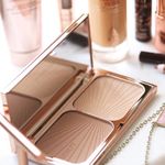 Контур CHARLOTTE TILBURY FILMSTAR BRONZE & GLOW PALETTE - Light Medium Clair-Moyen