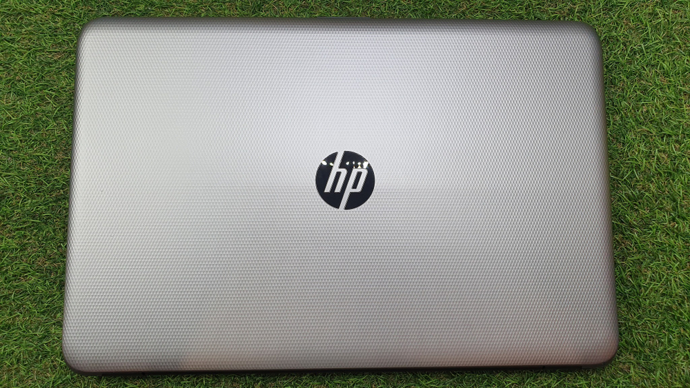 Ноутбук HP i3/4Gb/M330 2Gb/15-ac011ur [n0j84ea]/Windows 10