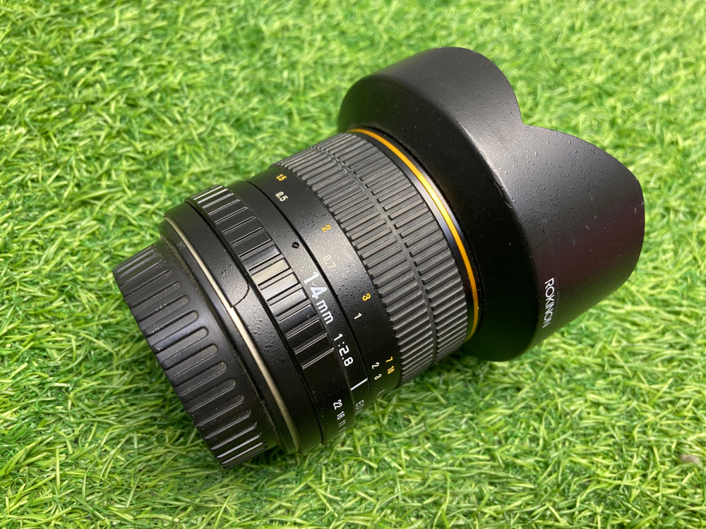 Rokinon 14mm 2.8 IF ED MC Canon EF ( С дефектом )