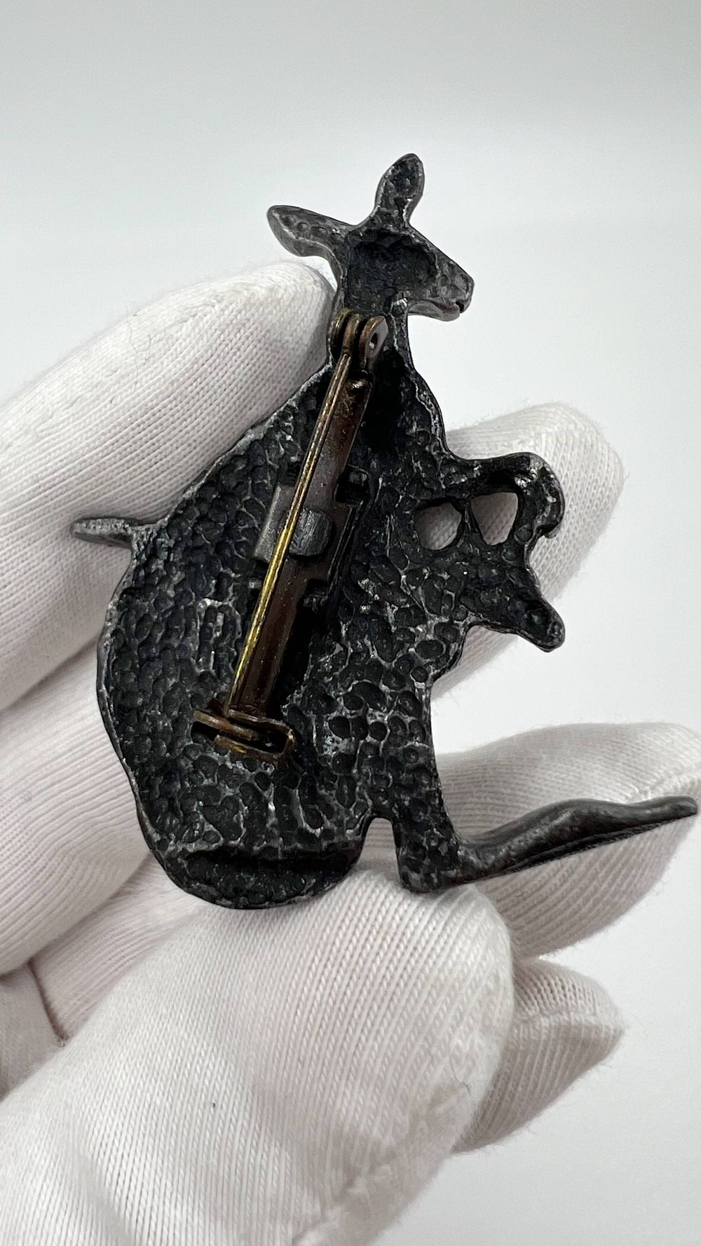 Брошь Кенгуру