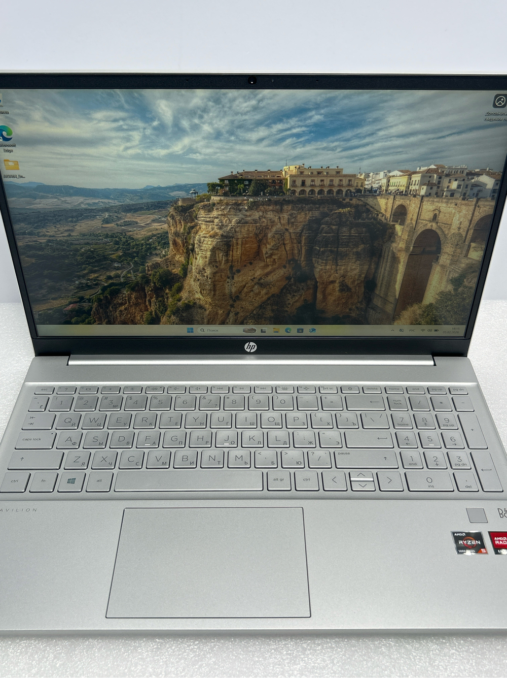 Ноутбук HP Pavilion 15 (eh1042ur) 15.6"/AMD Ryzen 5 5500U/RAM 16 GB/SSD 1024 GB/AMD Radeon Graphics/1920x1080/IPS/Windows 11/Подсветка кл-ры: LED/Серебристый. Состояние: Уценка/Небольшой след. на матрице от клавиатуры/не ориг. коробка