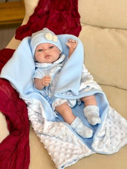 Кукла Berbesa виниловая 42см Recien Nacido с пледом (5117K)