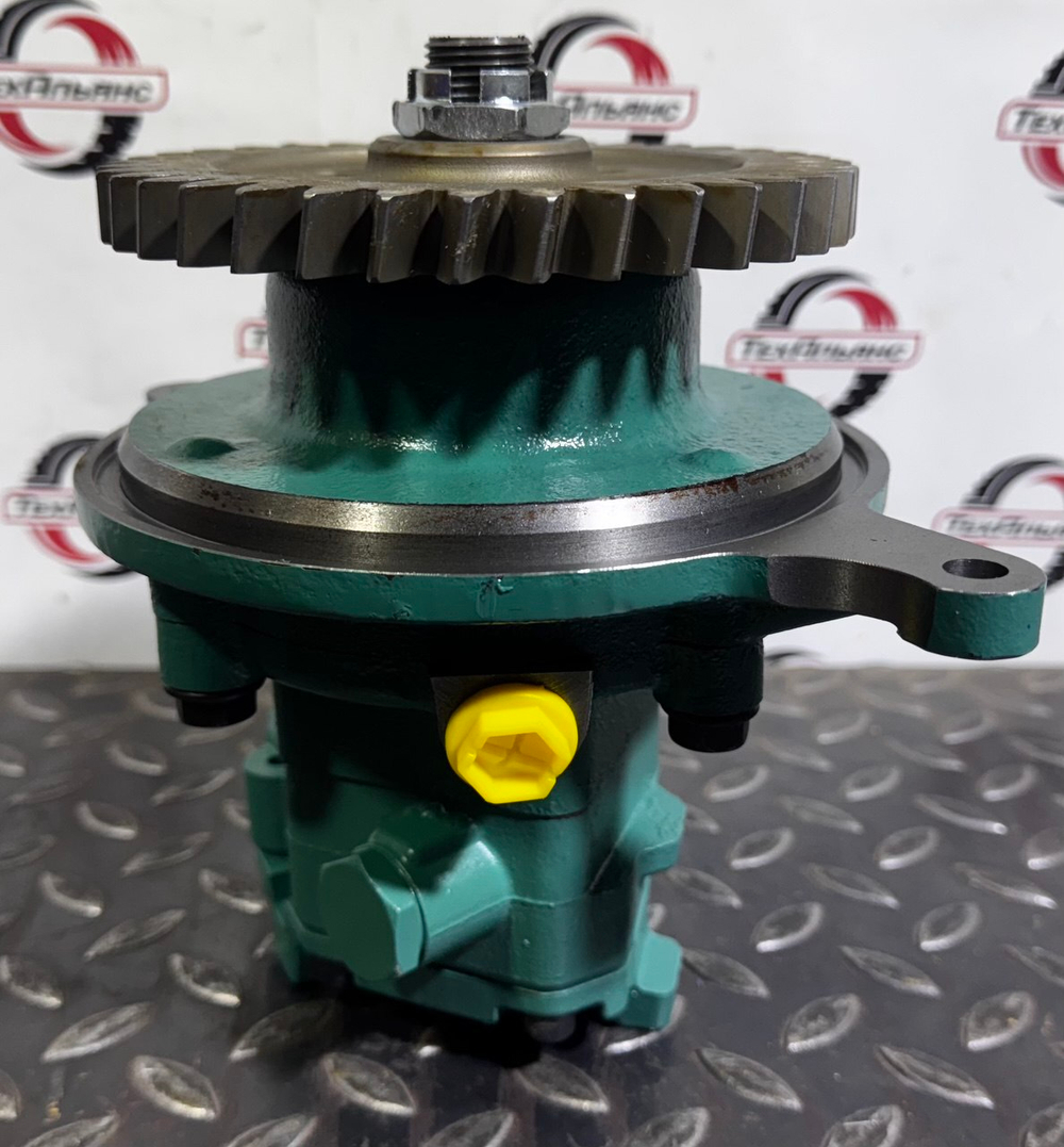 Насос масляный 15033078