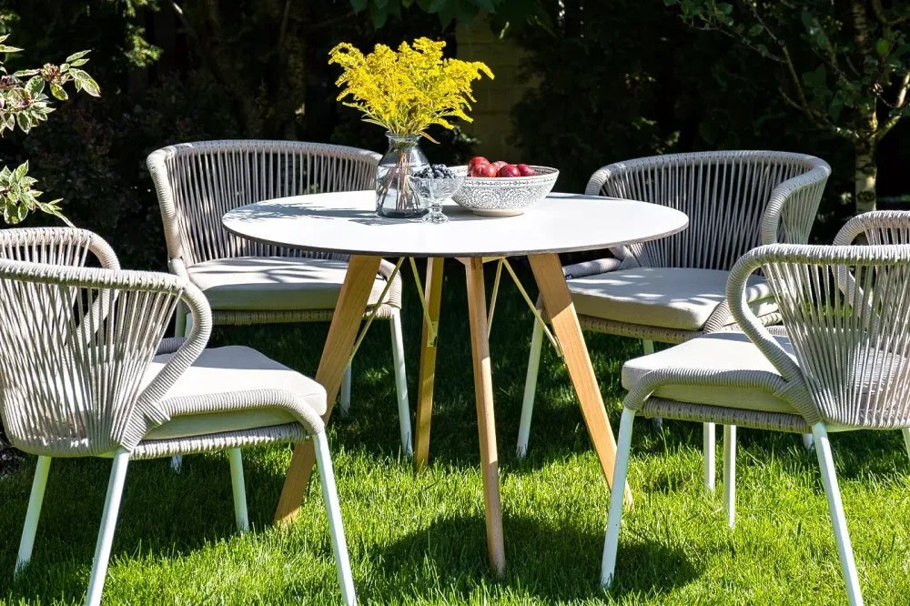 "Франческо" интерьерный стол из HPL круглый Ø90см, цвет молочный