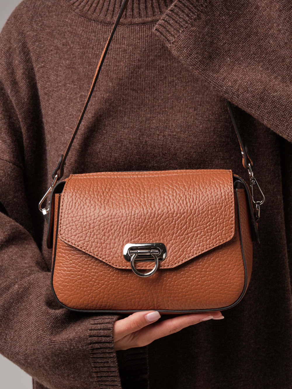 Женская сумка кросс-боди Azaro коричневый камень соло