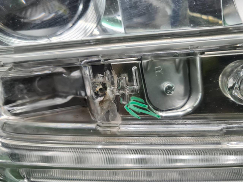 Битая Фара правая Land Cruiser 200 (15-21) LED
