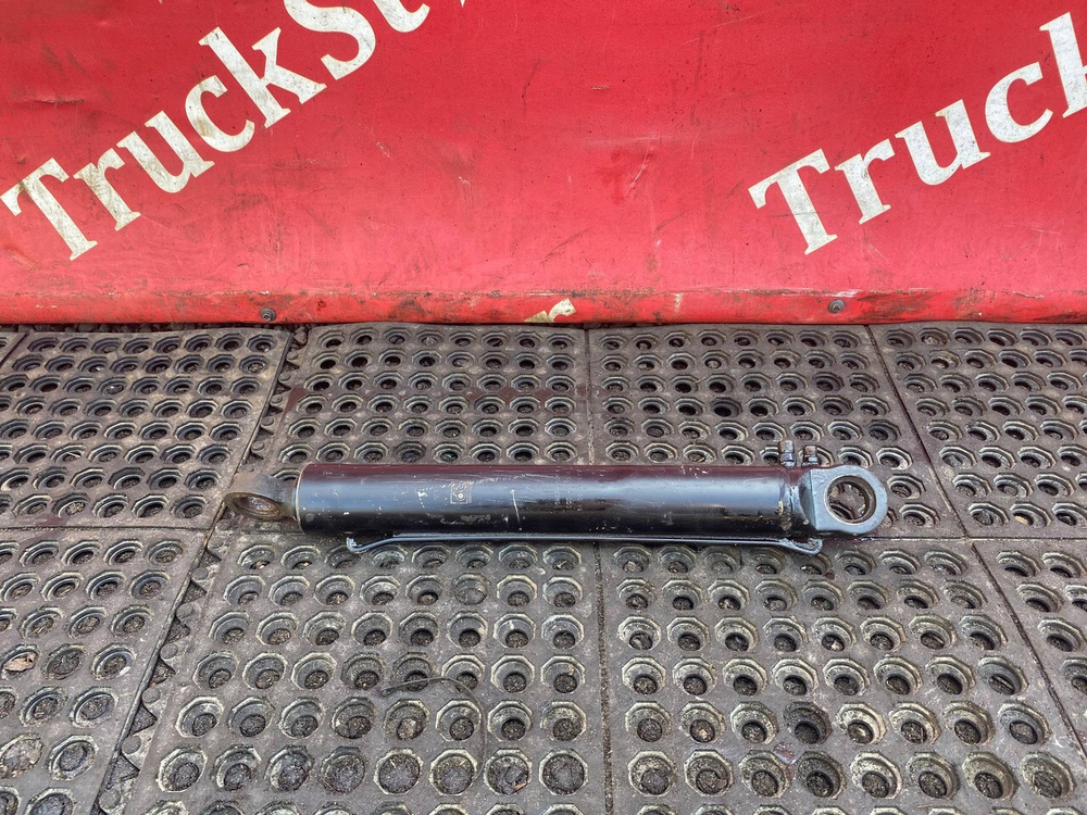 Цилиндр подъема кабины