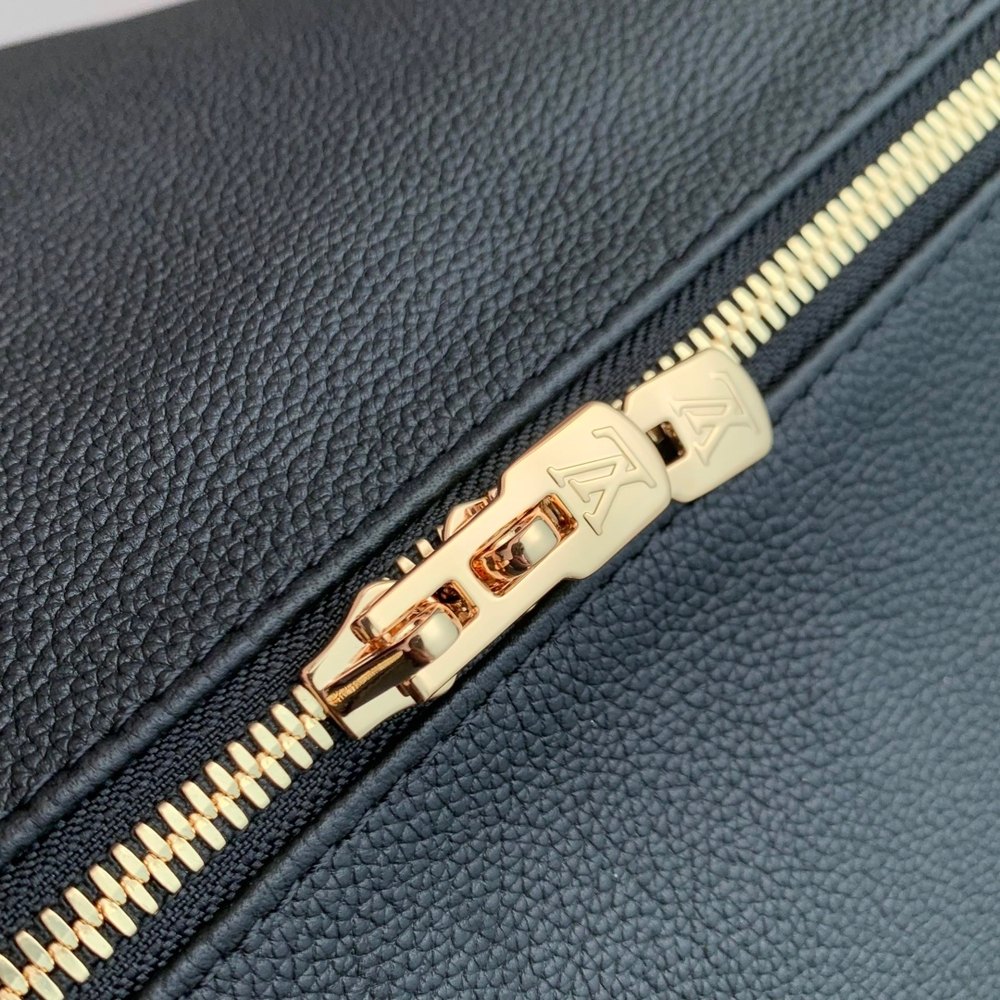 Louis Vuitton Express PM