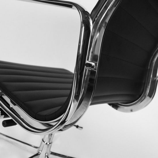 Офисное кресло EA 117 черная кожа