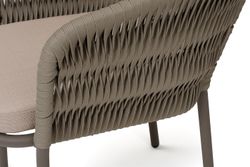 "Бордо" стул плетеный из роупа (колос), каркас алюминий бежево-серый (RAL7006) муар, роуп серо-коричневый 23мм, ткань Mossle бежевая