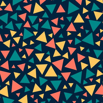Разноцветные треугольники. Хаотично расположенные пастельно-красные, зеленые, желтые треугольники на темно-синем фоне. Контрастный геометрический паттерн.