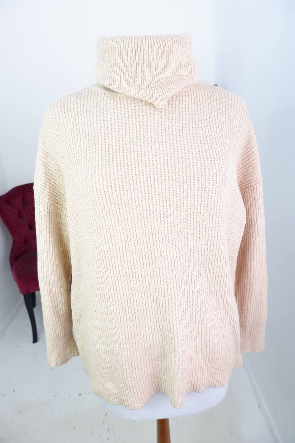 Свитер Zolla однотонный, маркировка ХS, визуально на 42 размер