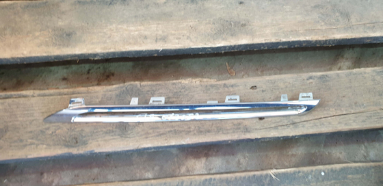 Молдинг решетки радиатора Mercedes GLE (C292) 15-19 Б/У Оригинал A2928880185