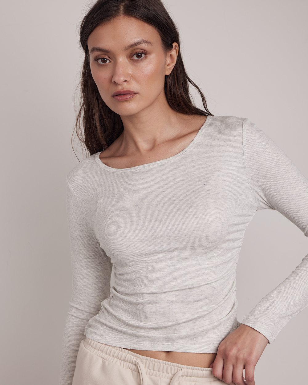 Лонгслив Fay Longsleeve Crop-top in White Hemp Grey