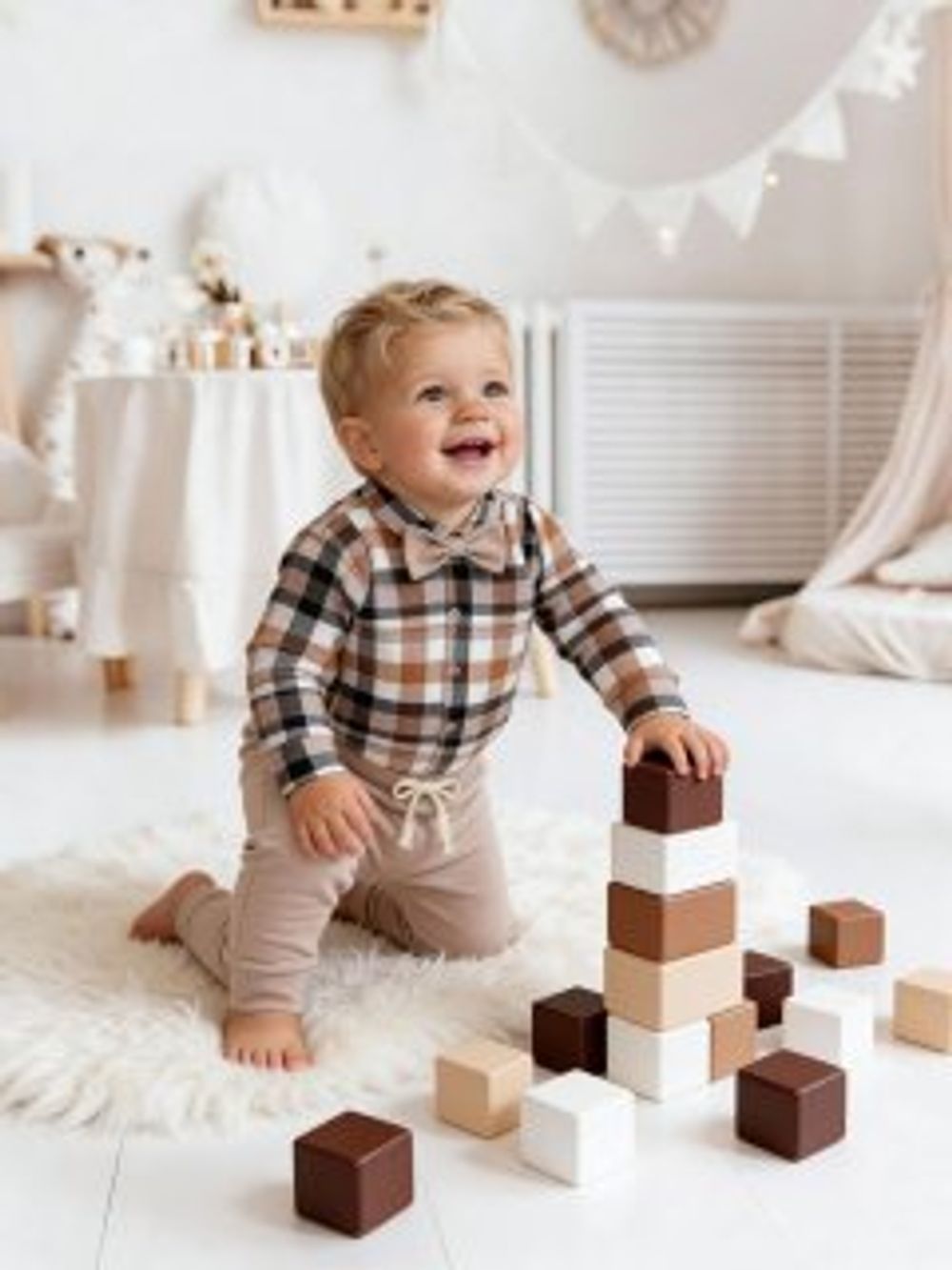 Комплект на мальчика боди с бабочкой,штанишки