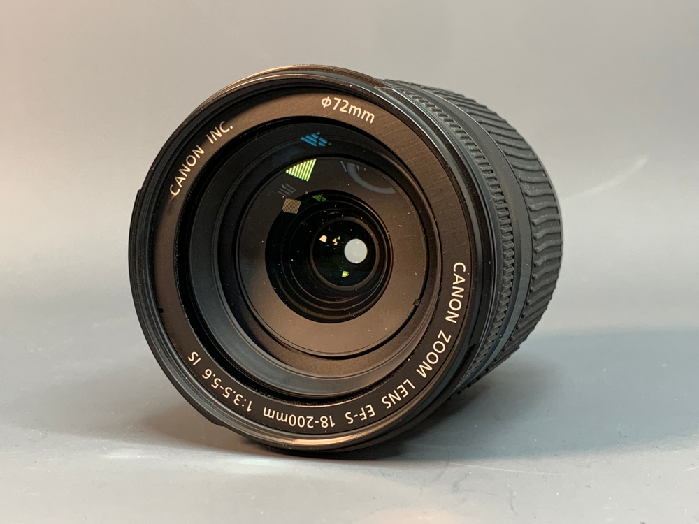 Canon EF-S 18-200mm 3.5-5.6 IS внутри пыль