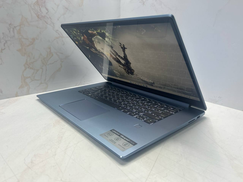 Ноутбук Lenovo 530s-15IKB. Конфигурация: I7-8550U/8GB/256GB/Intel HD/DOS/FHD