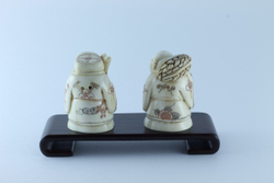 Сет нэцкэ Дзюродзин и Фукурокудзю на подставке