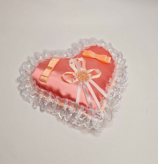 Подушечка для колец в виде сердца