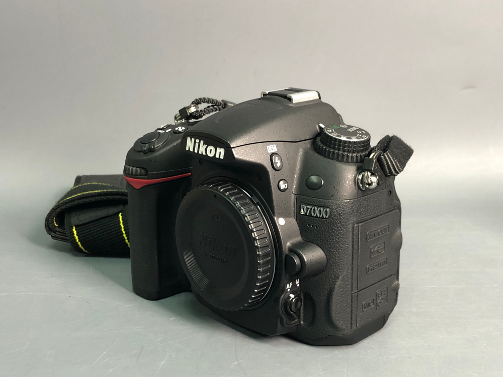 Nikon D7000 10.700 кадров