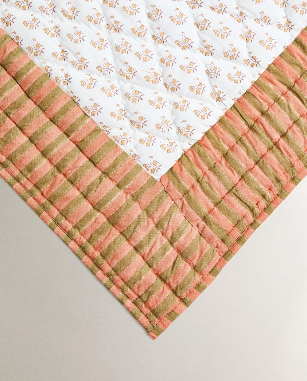 Zara Home - Хлопковый плед с принтом в виде панелей, оранжевый, 230x250 см