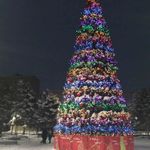 Светодинамическая елка каркасная - встроенная гирлянда: цветная -"Уральская" высота от 4 до 30 м