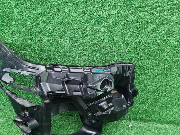 Кронштейн переднего бампера BMW X7 G07 (19-22)