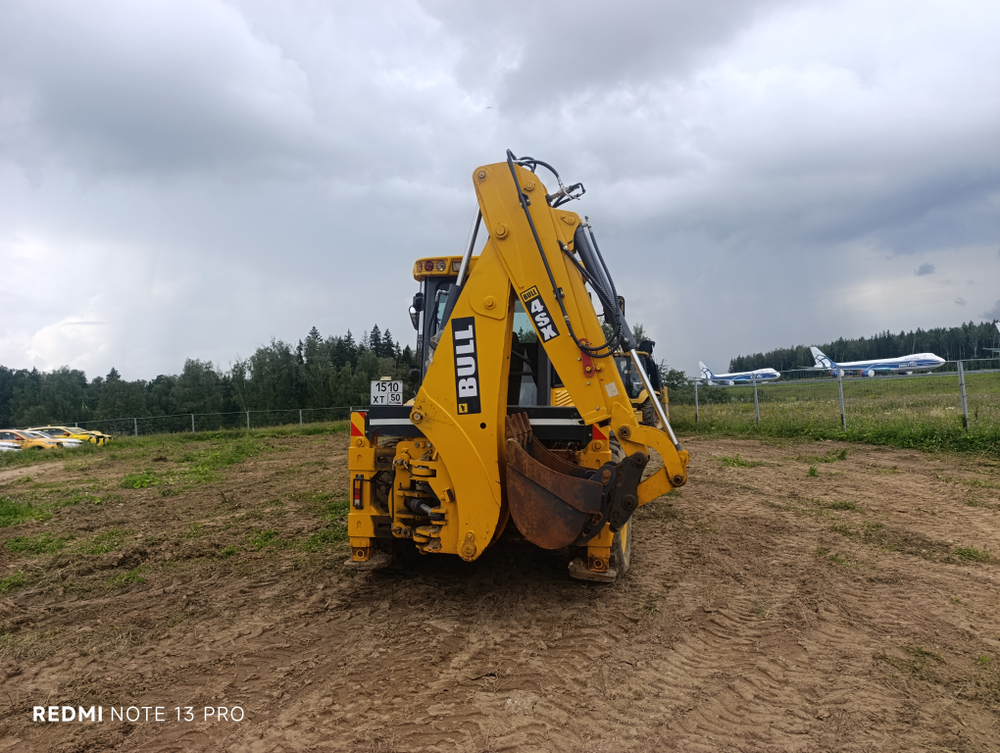 Bull 4SX Экскаватор-погрузчик 4SX (Дизельный, 4,6 л, 116 л.с., АТ)