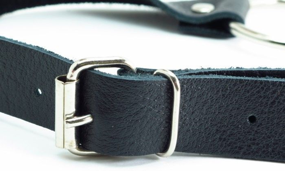 Черный кожаный кляп с кольцом (Цвет: черный)