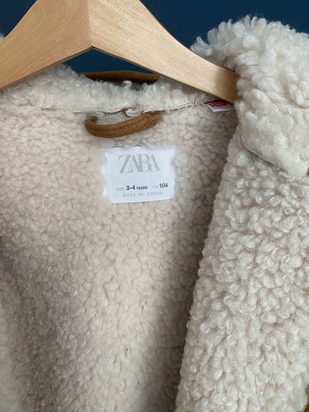 Искуственная дубленка Zara, 104