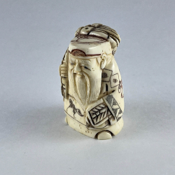 Статуэтка нэцкэ Дед с кузовком и веером