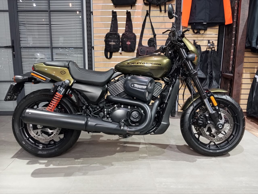 Harley-Davidson Street Rod 