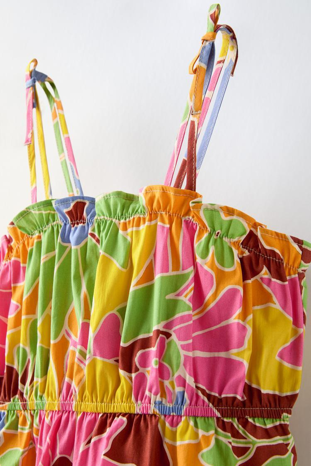 ZARA ТОП С ПРИНТОМ И ВОЛАНОМ, РАЗНОЦВЕТНЫЙ