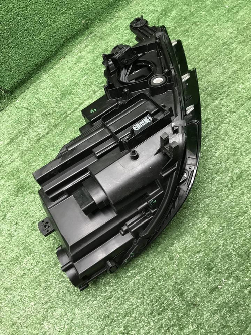 Фара левая Audi A4 B9 (2015-2020) LED