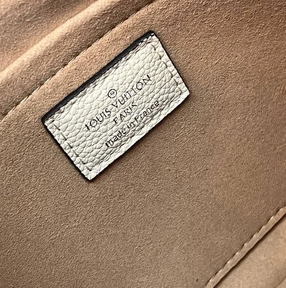 Сумка Louis Vuitton Marelle бежевая