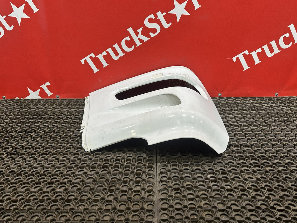 Облицовка фары правой