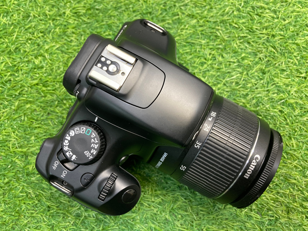 Canon 1100D kit 18-55mm 3.5-5.6 IS ll 2.600 кадров