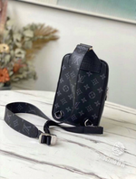 Нагрудная сумка-слинг Louis Vuitton