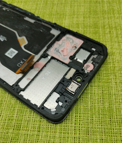 Infinix Smart 8 (X6525) - Дисплейный модуль в сборе (в рамке) + динамик (слуховой + звонков) (ORIG-SP)