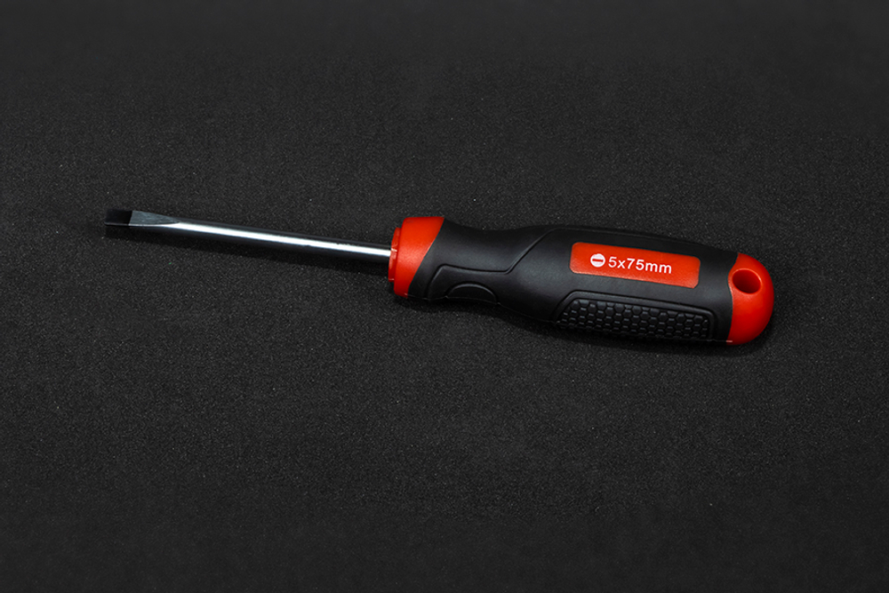 Отвертка шлицевая SL5х75 CS-30.4.3