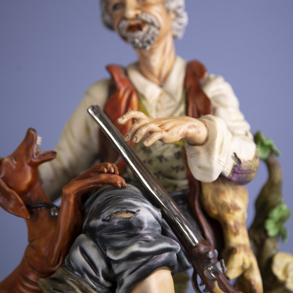 Фарфоровая мануфактура «Охотник с собакой»