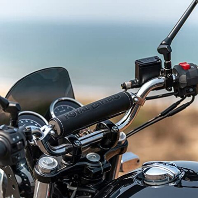 Накладка на руль Royal Enfield, черная Handlebar Brace Pad – Continental GT 650 и Interceptor 650, 1990496