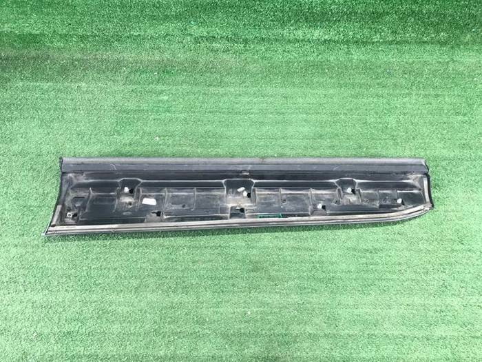 Накладка двери передняя правая Audi Q7 2 (2015-н.в.)