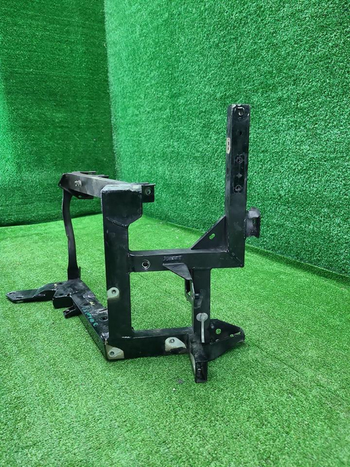 Кронштейн фары левый Aurus Senat (2021-н.в.)