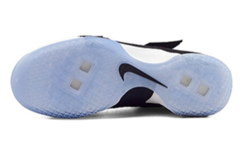 Кроссовки Nike Zoom Soldier 10 Cosmic