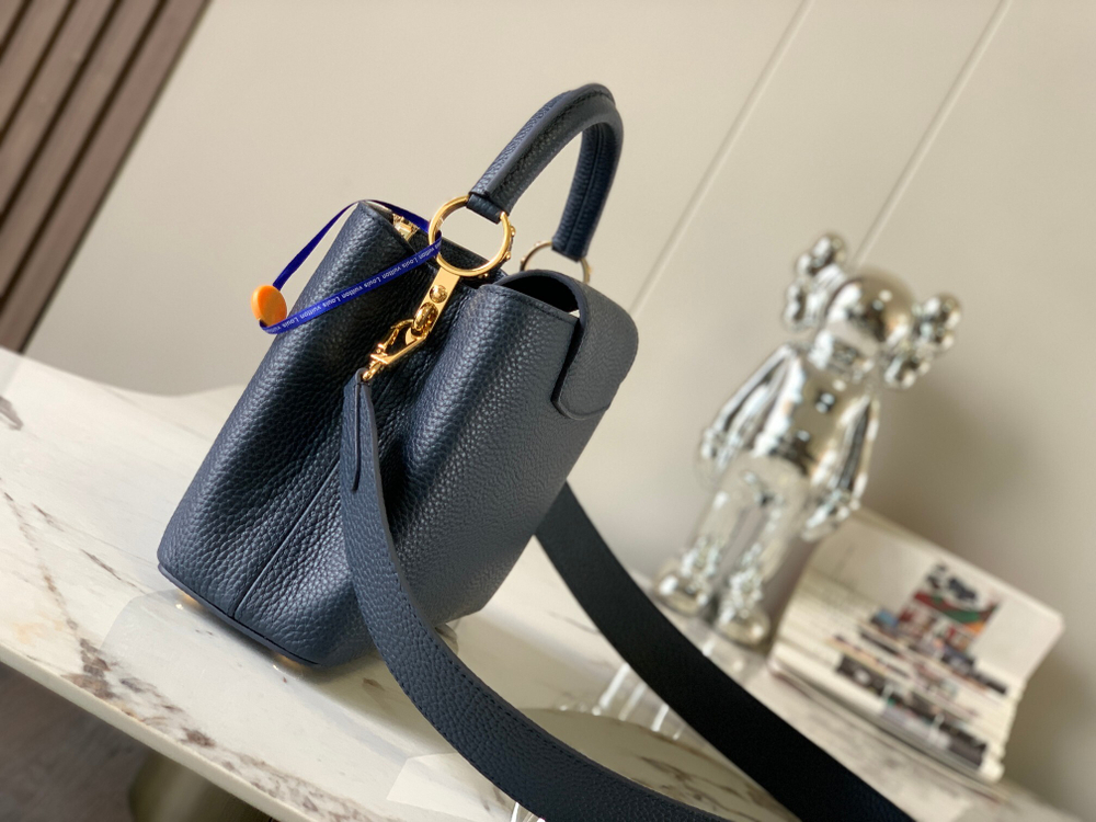 Louis Vuitton Capucines BB
