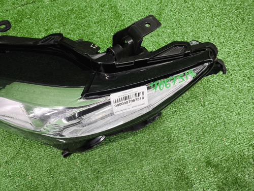 Фара левая Toyota Camry XV70 (2017-2021) LED